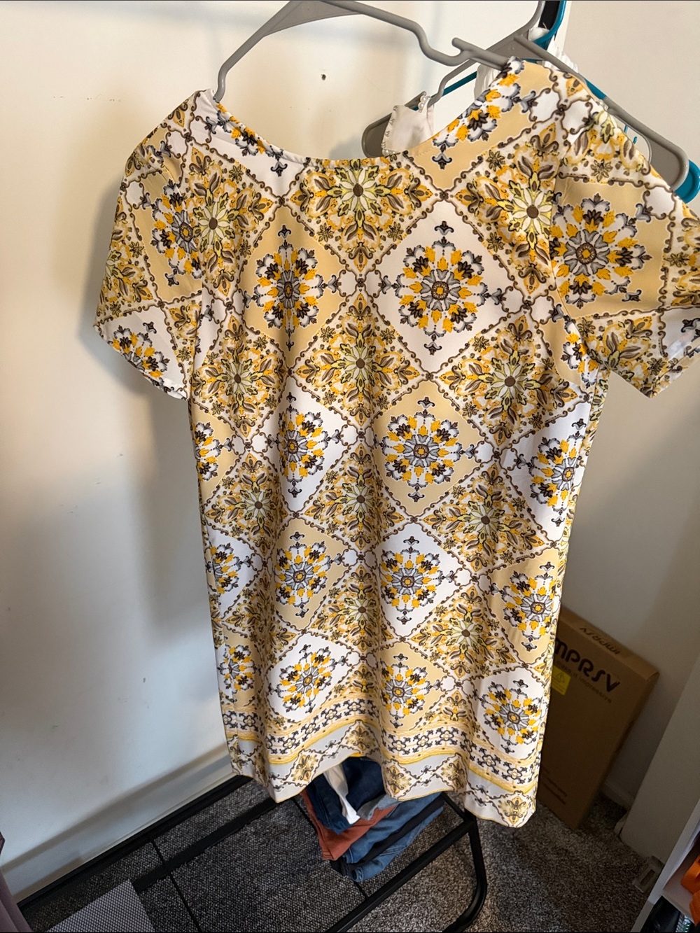 Women’s Yellow Floral Tile Print Shift Dress